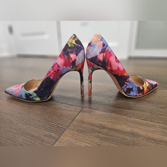 Manolo Blahnik Multicolor Floral Printed Fabric BB 105 Pump-39 1/2 - Picture 4 of 15